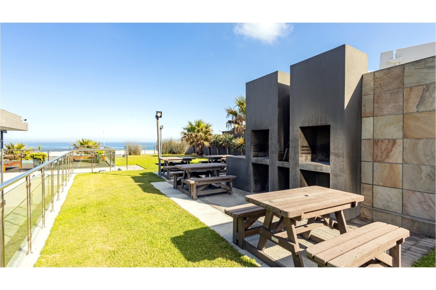 2 Bedroom Property for Sale in Bloubergstrand Western Cape